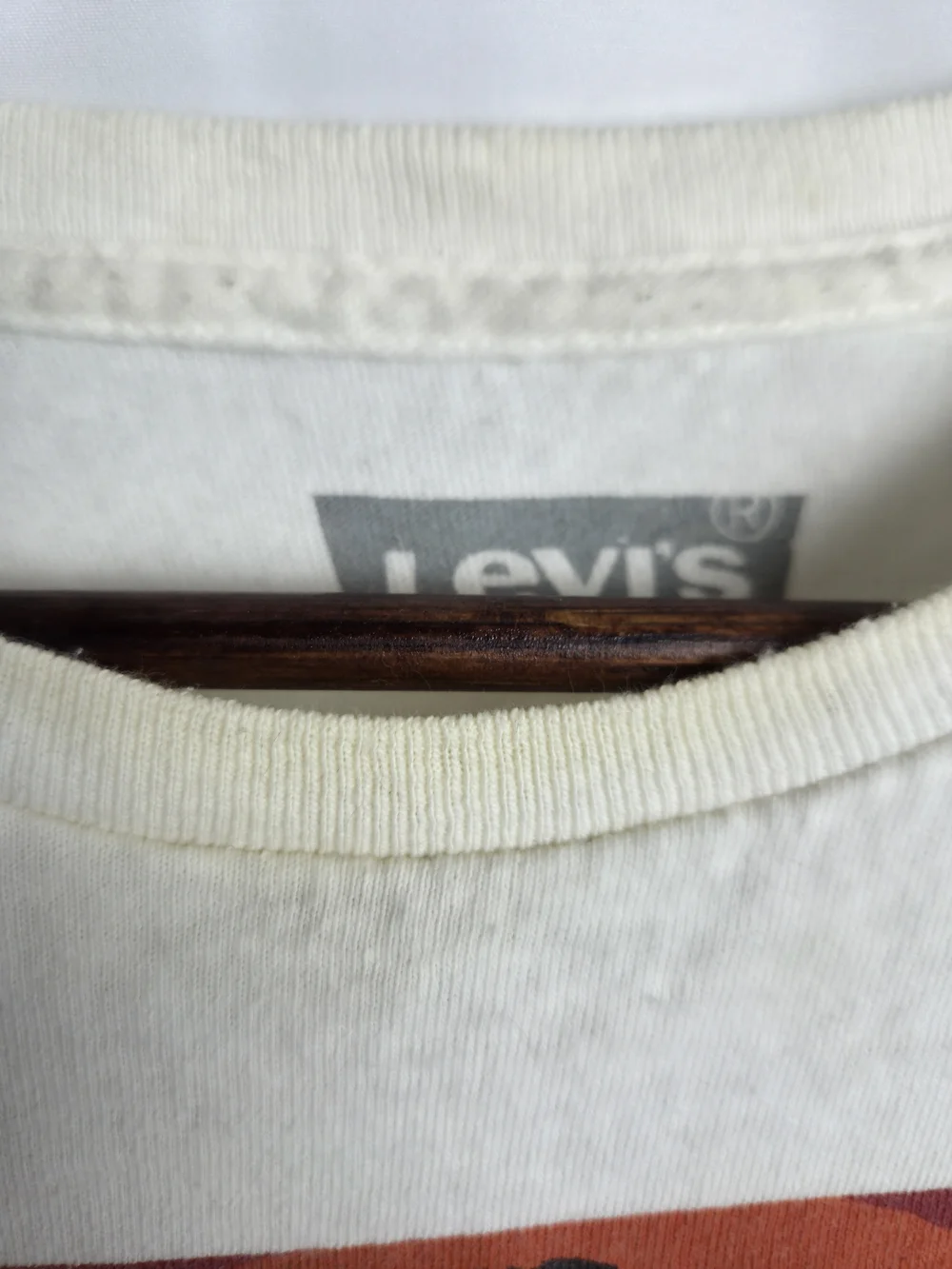 Levi's Men's Cream Graphic Logo T-Shirt